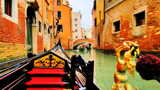 Gondala Boat Ride Through Venice Italy 3