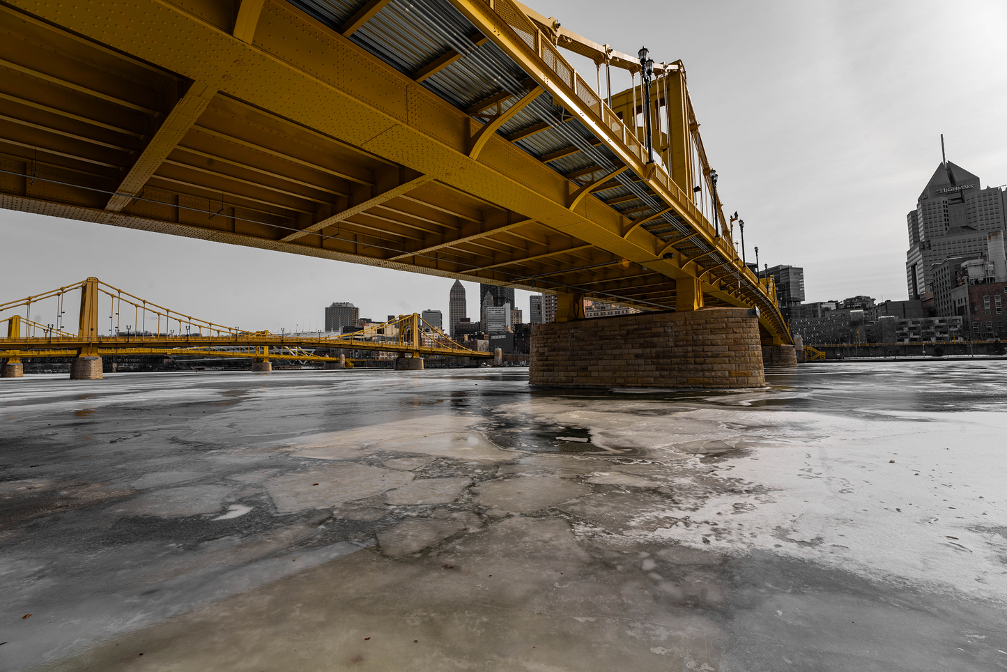Pittsburgh frozen river 06